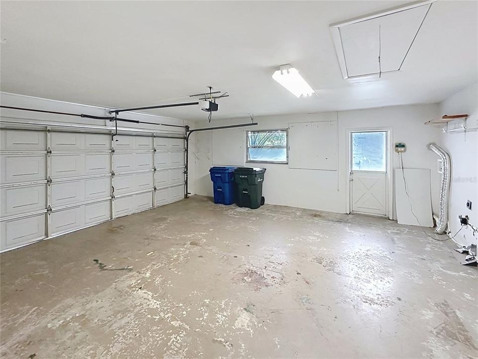 For Sale: $349,900 (3 beds, 2 baths, 1387 Square Feet)