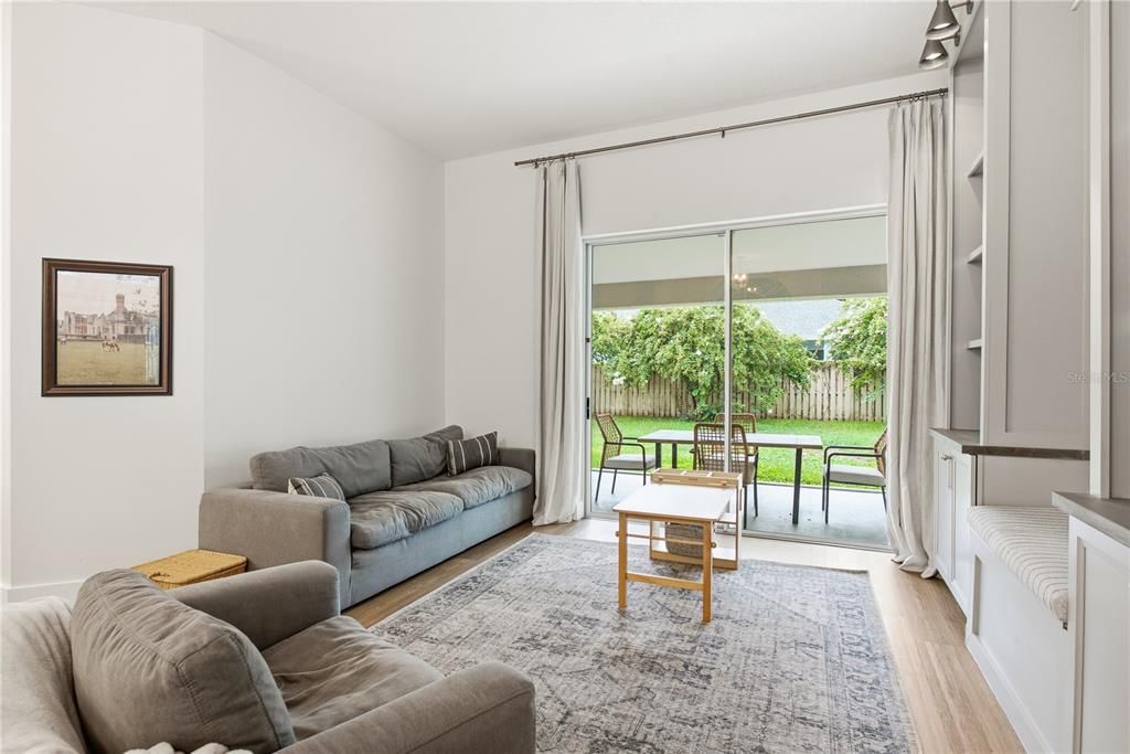 En Venta: $575,000 (3 camas, 2 baños, 2100 Pies cuadrados)