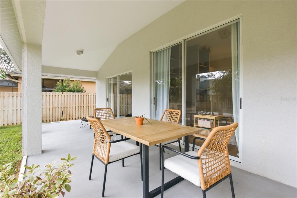 En Venta: $575,000 (3 camas, 2 baños, 2100 Pies cuadrados)