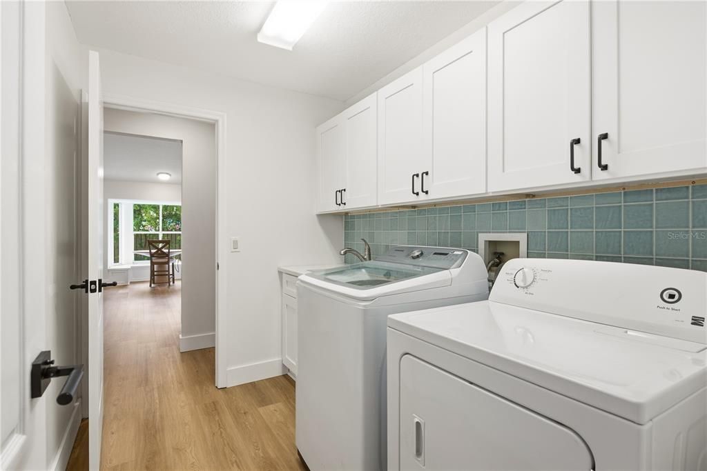 En Venta: $575,000 (3 camas, 2 baños, 2100 Pies cuadrados)