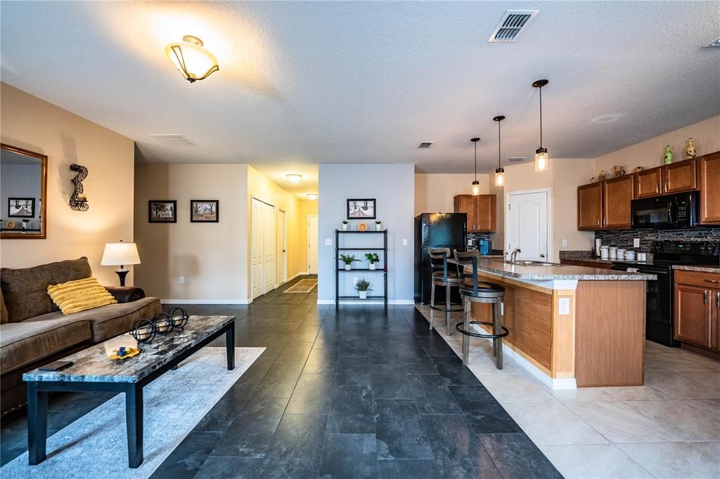 For Sale: $250,000 (3 beds, 2 baths, 1450 Square Feet)