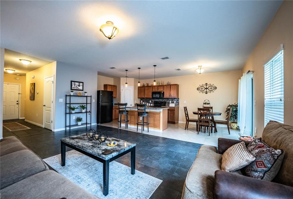 For Sale: $250,000 (3 beds, 2 baths, 1450 Square Feet)