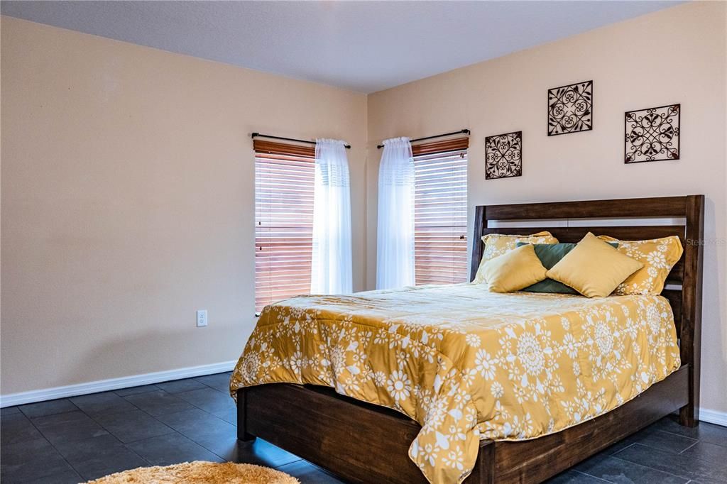 For Sale: $250,000 (3 beds, 2 baths, 1450 Square Feet)