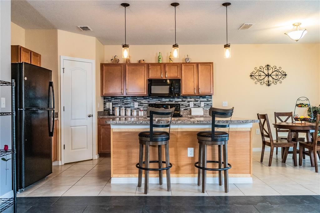 For Sale: $250,000 (3 beds, 2 baths, 1450 Square Feet)