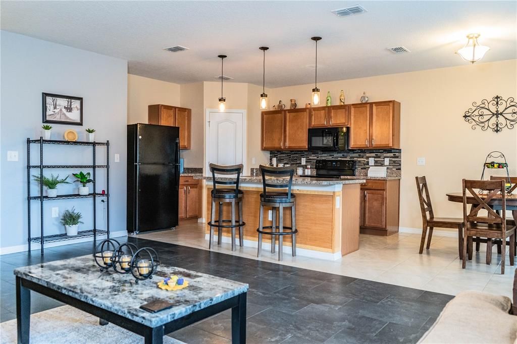 For Sale: $250,000 (3 beds, 2 baths, 1450 Square Feet)
