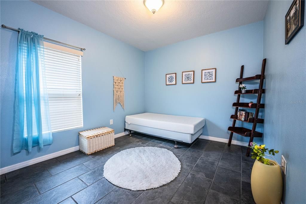 For Sale: $250,000 (3 beds, 2 baths, 1450 Square Feet)