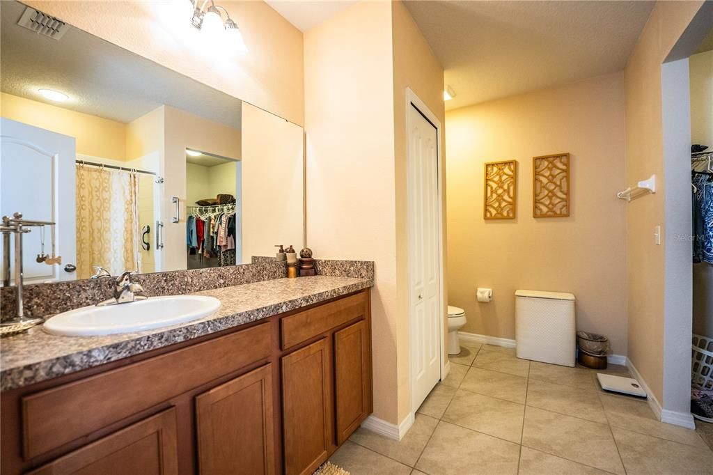 For Sale: $250,000 (3 beds, 2 baths, 1450 Square Feet)