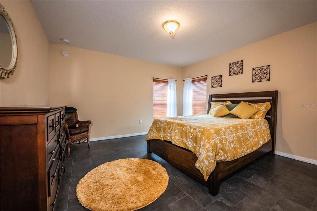 For Sale: $250,000 (3 beds, 2 baths, 1450 Square Feet)