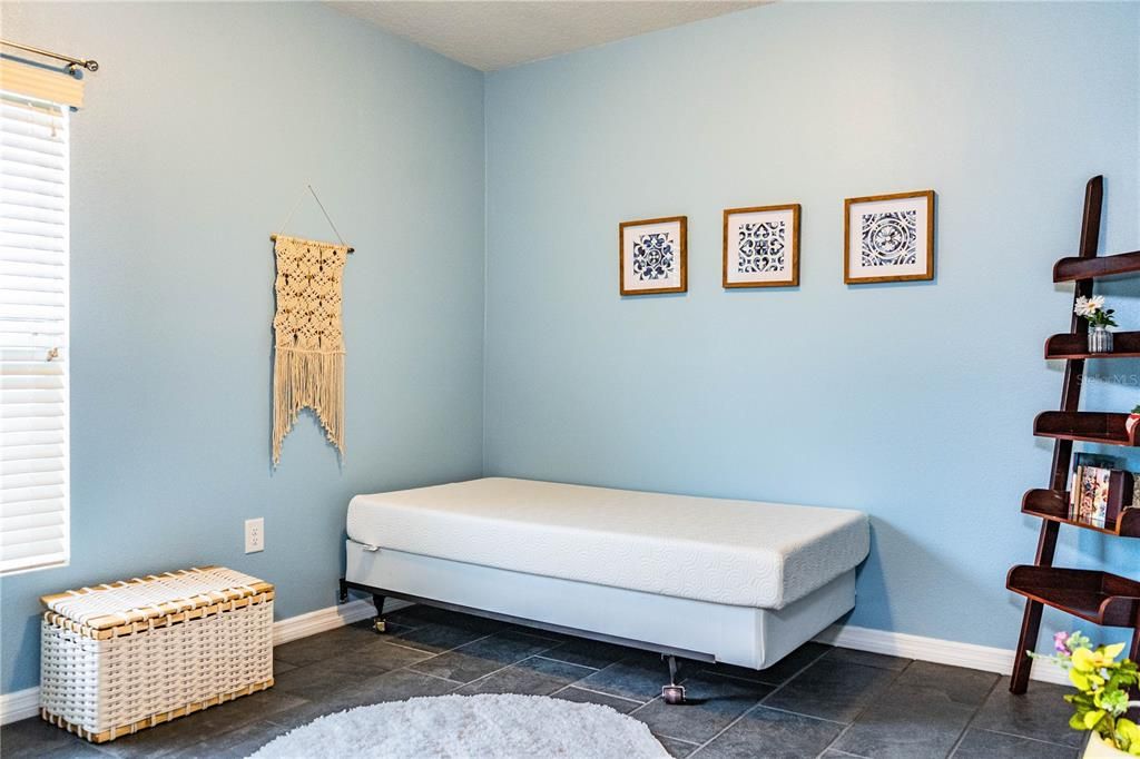 For Sale: $250,000 (3 beds, 2 baths, 1450 Square Feet)
