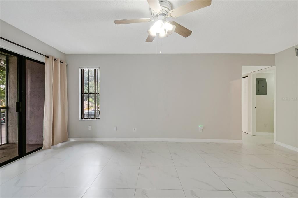 En Venta: $185,000 (2 camas, 2 baños, 1112 Pies cuadrados)