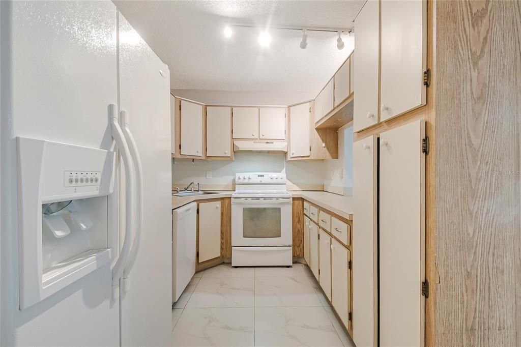 En Venta: $185,000 (2 camas, 2 baños, 1112 Pies cuadrados)