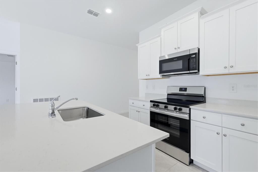 En Venta: $324,900 (3 camas, 2 baños, 1615 Pies cuadrados)