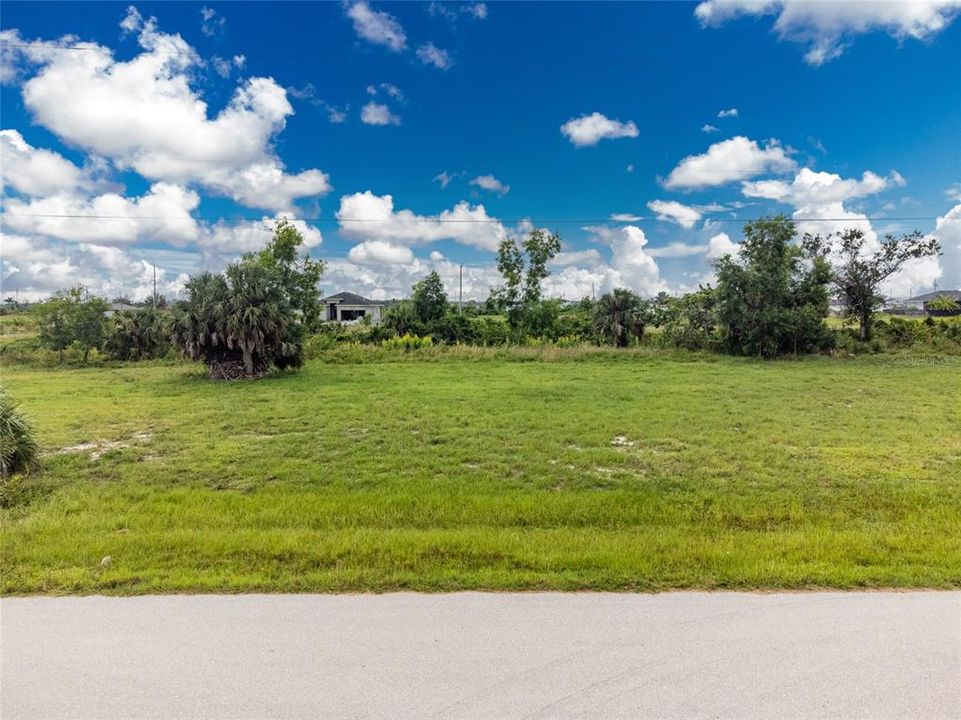En Venta: $54,000 (0.23 acres)