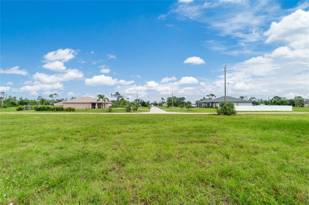 En Venta: $54,000 (0.23 acres)