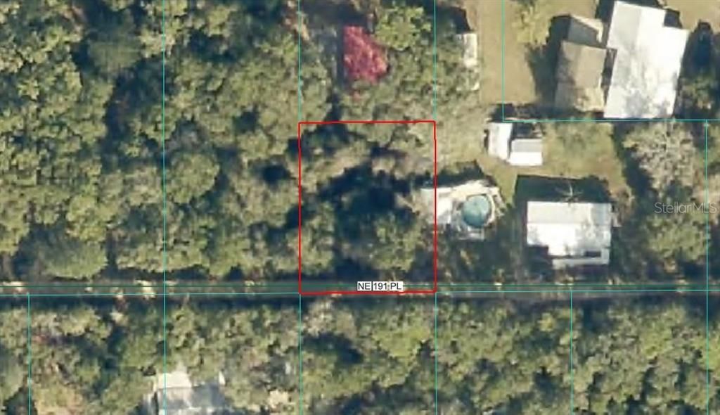 На продажу: $8,500 (0.17 acres)