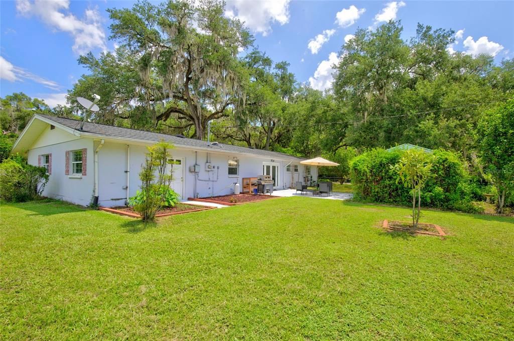 For Sale: $255,000 (3 beds, 2 baths, 1572 Square Feet)