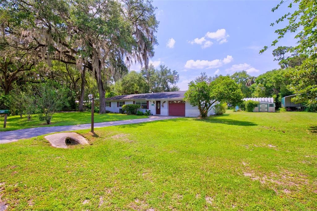 For Sale: $255,000 (3 beds, 2 baths, 1572 Square Feet)