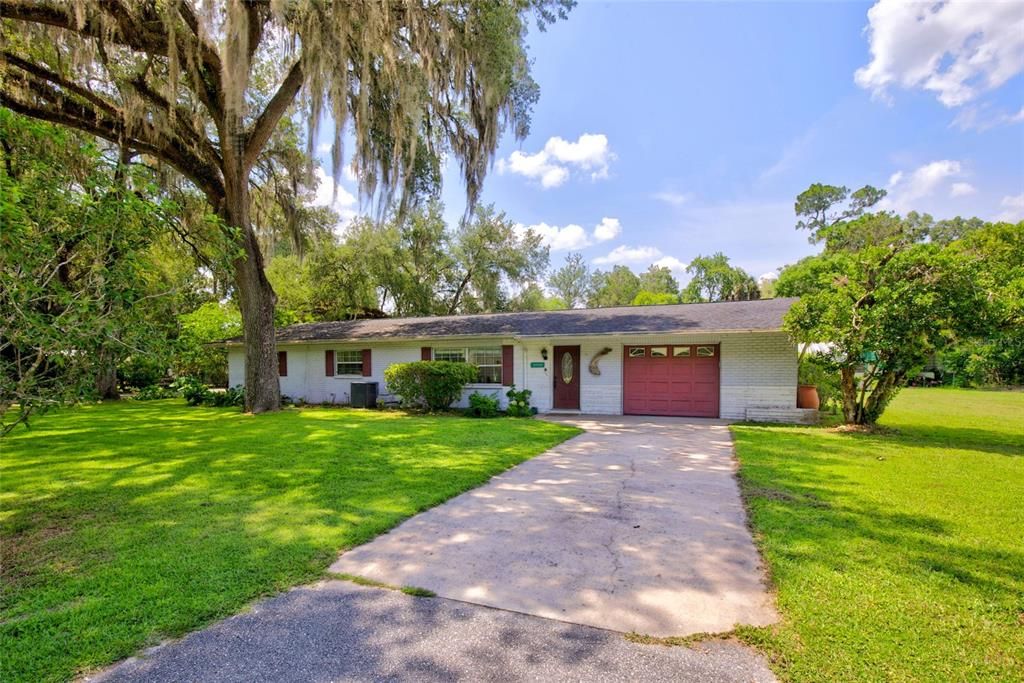 For Sale: $255,000 (3 beds, 2 baths, 1572 Square Feet)