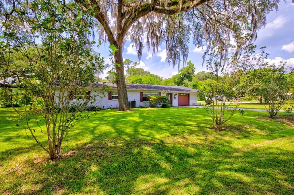 For Sale: $255,000 (3 beds, 2 baths, 1572 Square Feet)