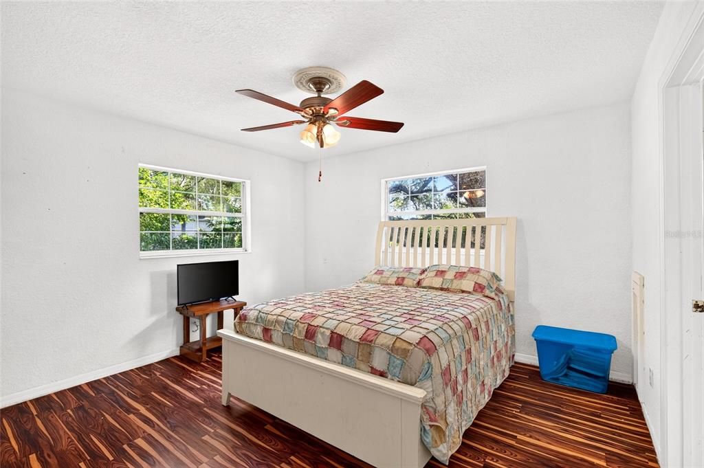 For Sale: $255,000 (3 beds, 2 baths, 1572 Square Feet)