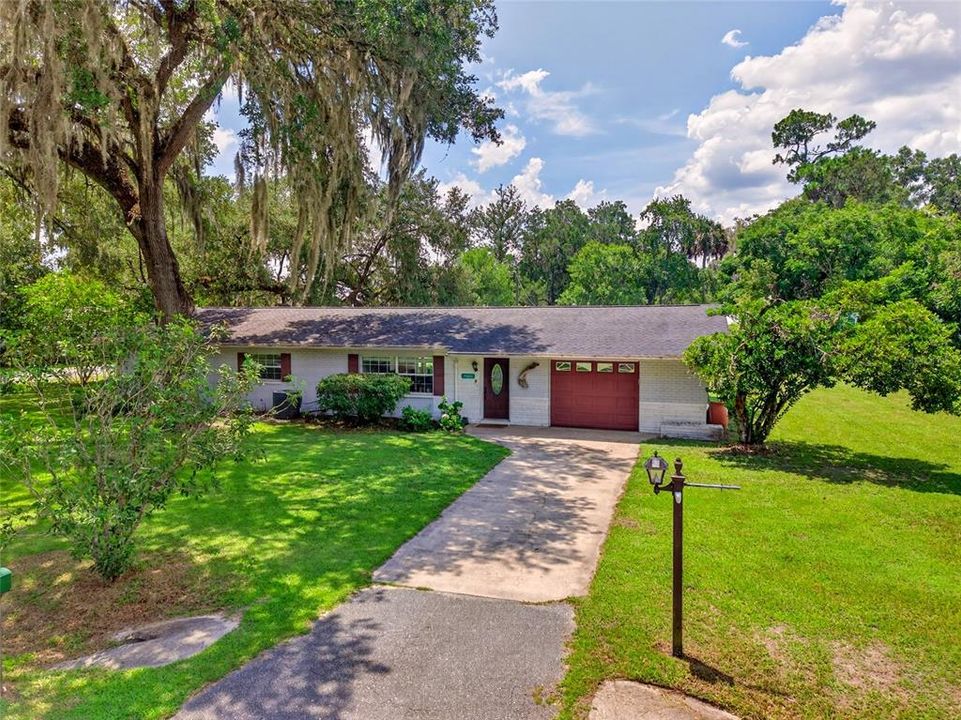 For Sale: $255,000 (3 beds, 2 baths, 1572 Square Feet)