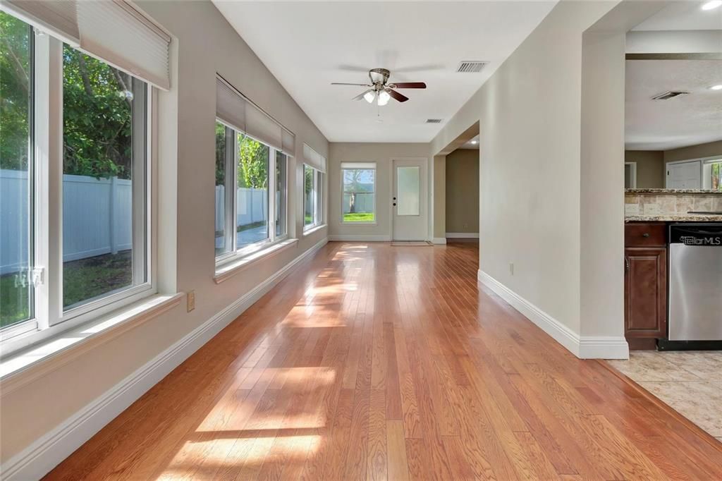 Active With Contract: $3,850 (3 beds, 2 baths, 2502 Square Feet)
