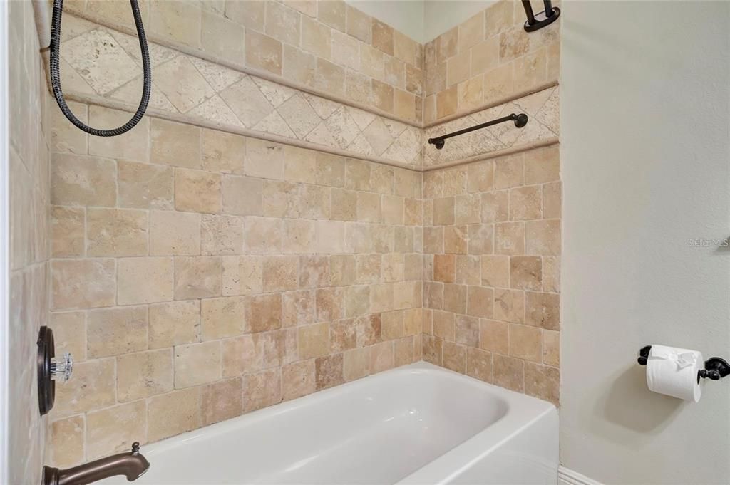 Active With Contract: $3,850 (3 beds, 2 baths, 2502 Square Feet)