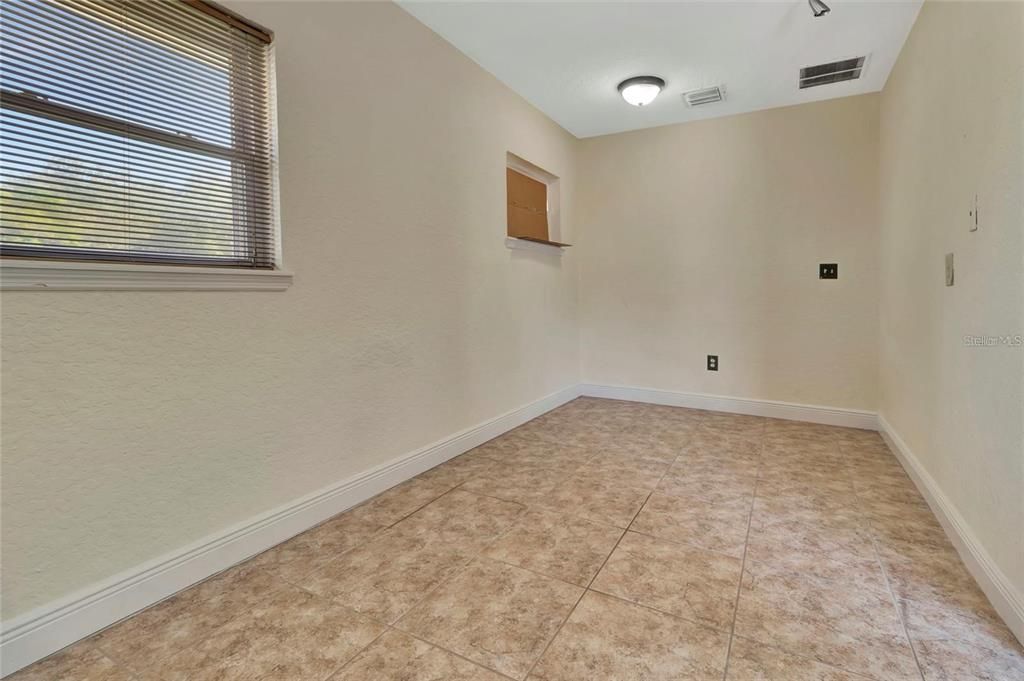 Active With Contract: $3,850 (3 beds, 2 baths, 2502 Square Feet)