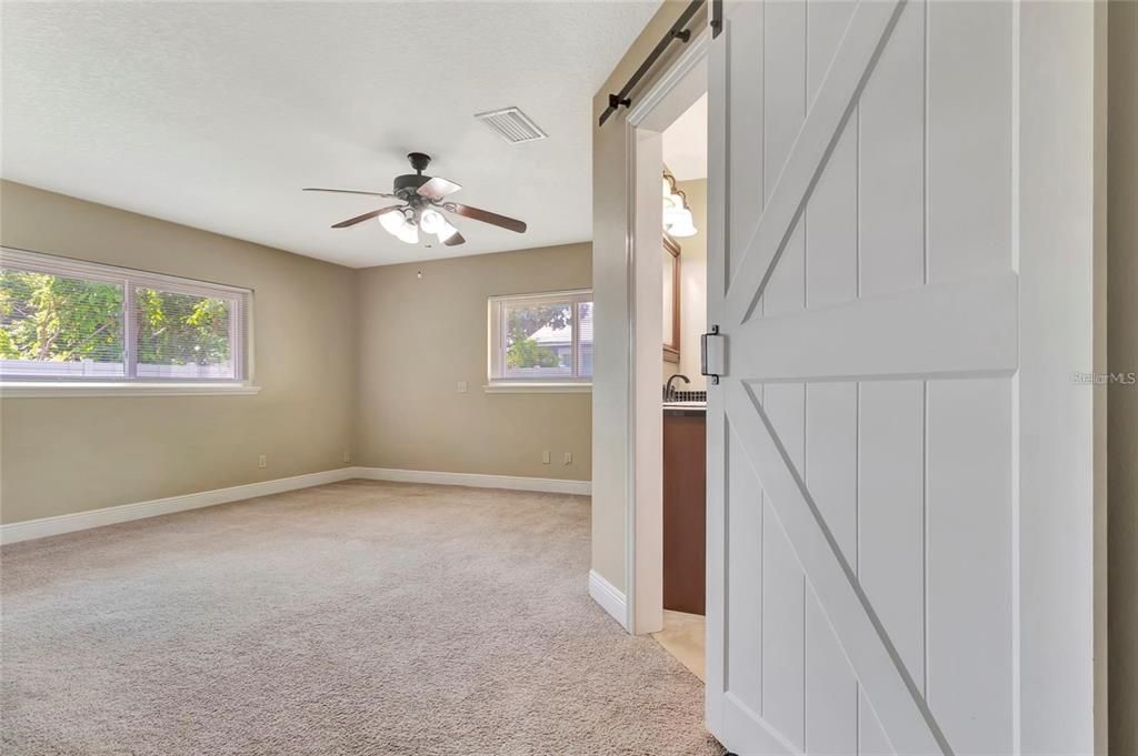 Active With Contract: $3,850 (3 beds, 2 baths, 2502 Square Feet)
