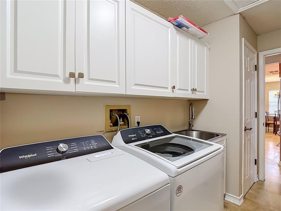En Venta: $359,000 (3 camas, 2 baños, 1864 Pies cuadrados)