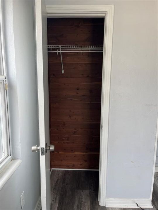 На продажу: $170,000 (2 спален, 1 ванн, 905 Квадратных фут)