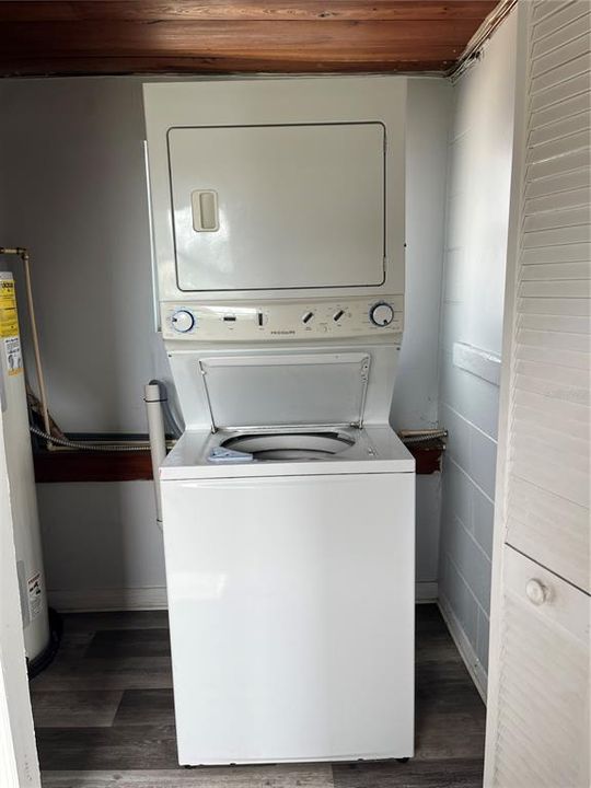 На продажу: $170,000 (2 спален, 1 ванн, 905 Квадратных фут)