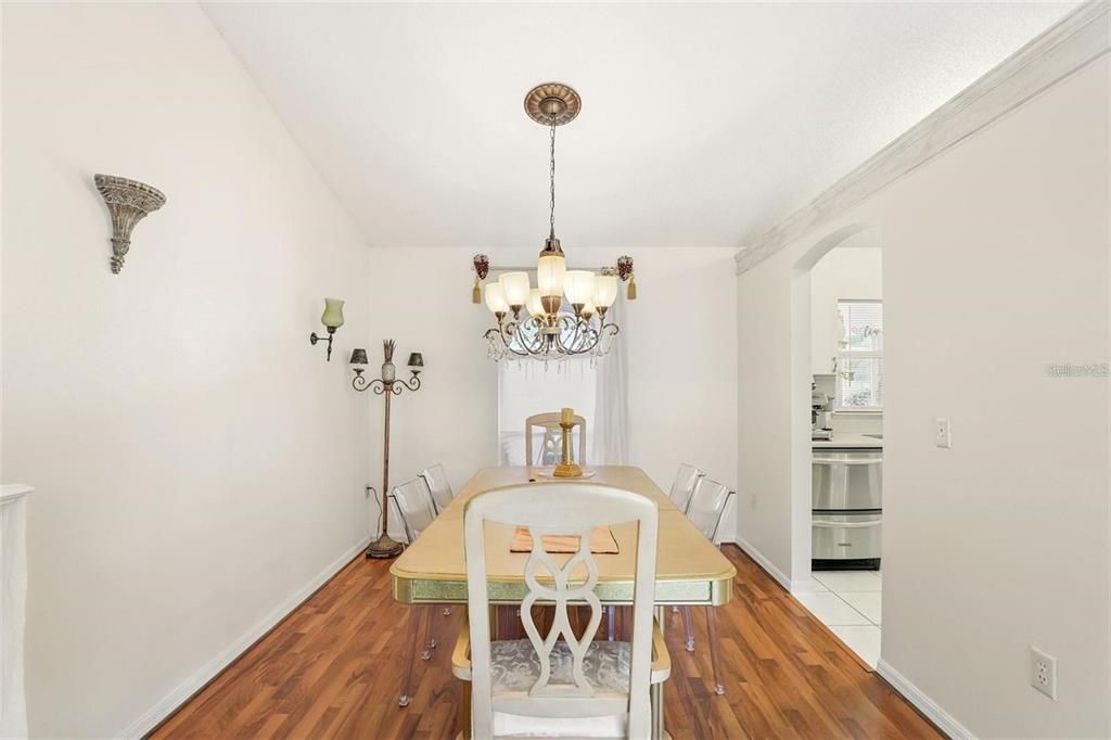 На продажу: $335,000 (3 спален, 2 ванн, 1713 Квадратных фут)