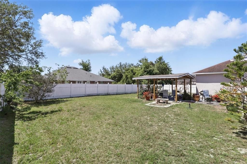 На продажу: $335,000 (3 спален, 2 ванн, 1713 Квадратных фут)