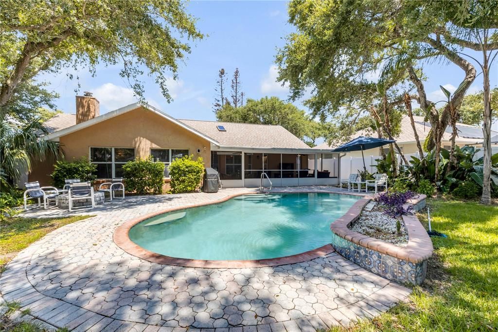 En Venta: $850,000 (3 camas, 2 baños, 2064 Pies cuadrados)