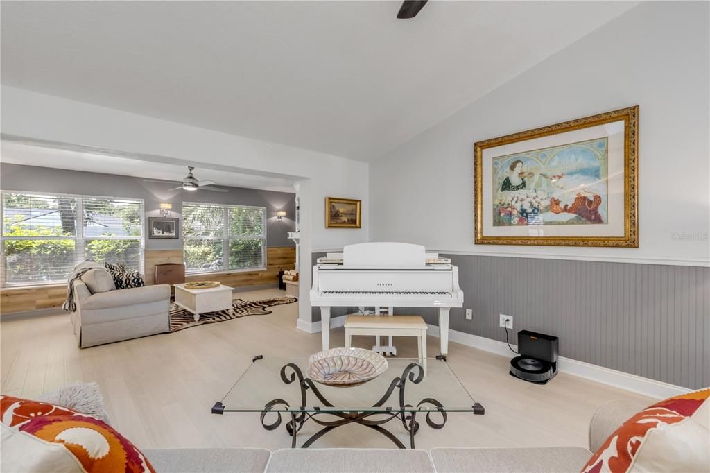 En Venta: $850,000 (3 camas, 2 baños, 2064 Pies cuadrados)
