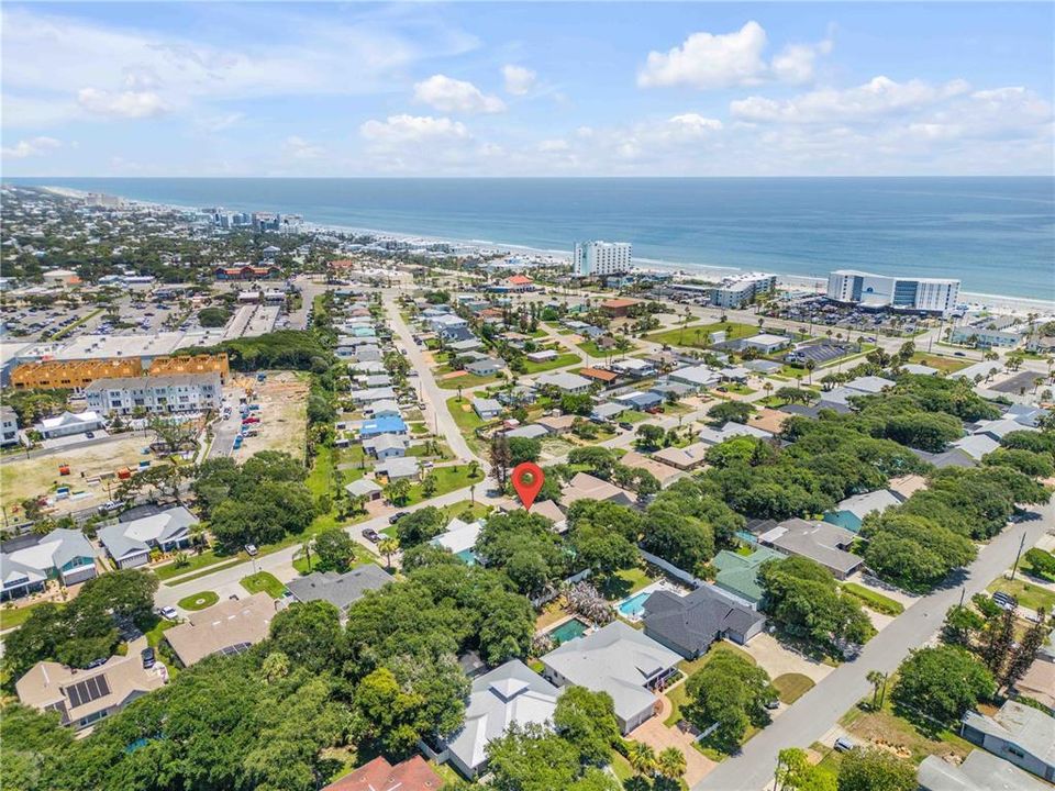 En Venta: $850,000 (3 camas, 2 baños, 2064 Pies cuadrados)