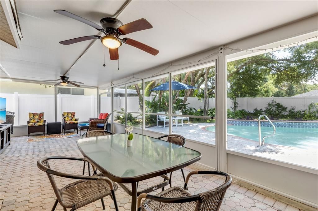 En Venta: $850,000 (3 camas, 2 baños, 2064 Pies cuadrados)