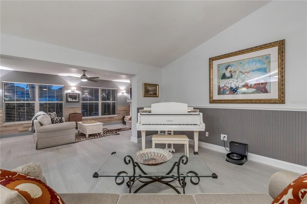 En Venta: $850,000 (3 camas, 2 baños, 2064 Pies cuadrados)