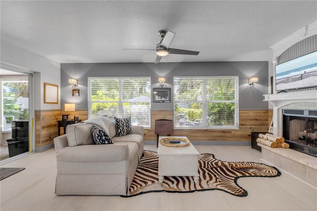 En Venta: $850,000 (3 camas, 2 baños, 2064 Pies cuadrados)