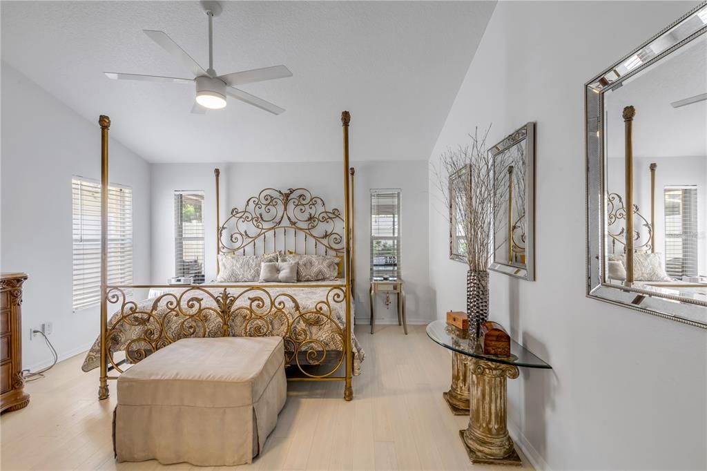 En Venta: $850,000 (3 camas, 2 baños, 2064 Pies cuadrados)