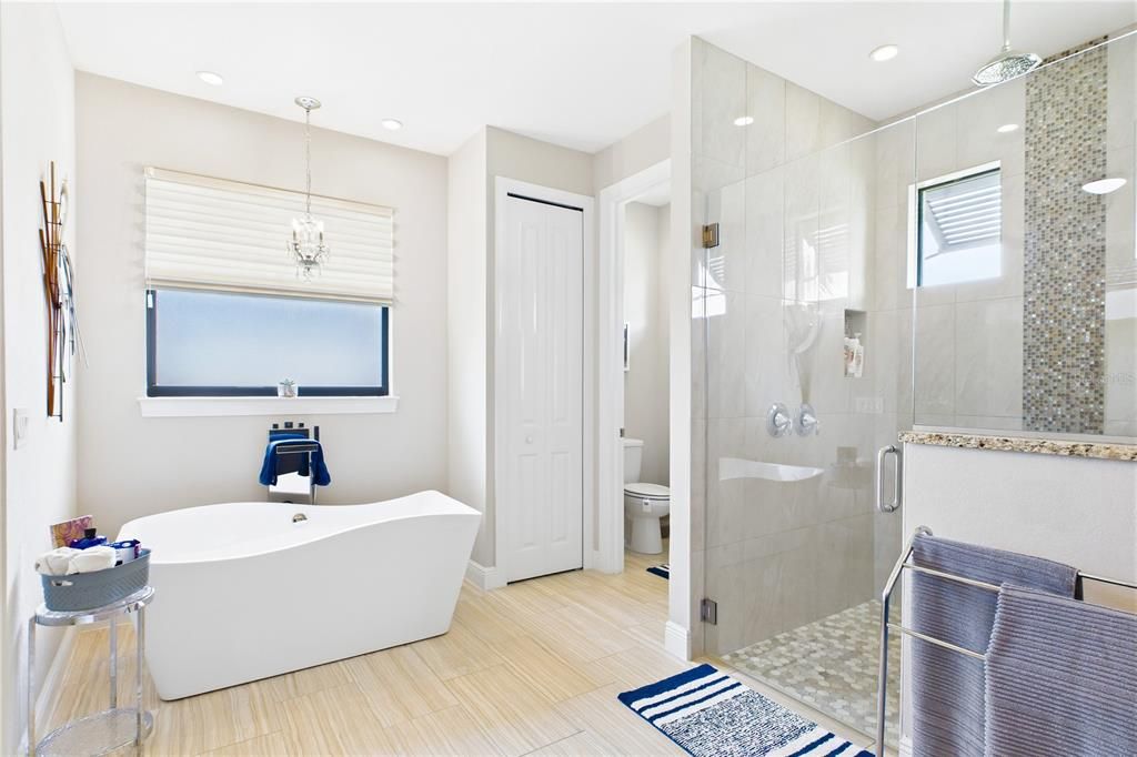 Active With Contract: $749,900 (3 beds, 2 baths, 2215 Square Feet)