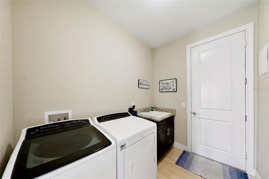 Active With Contract: $749,900 (3 beds, 2 baths, 2215 Square Feet)