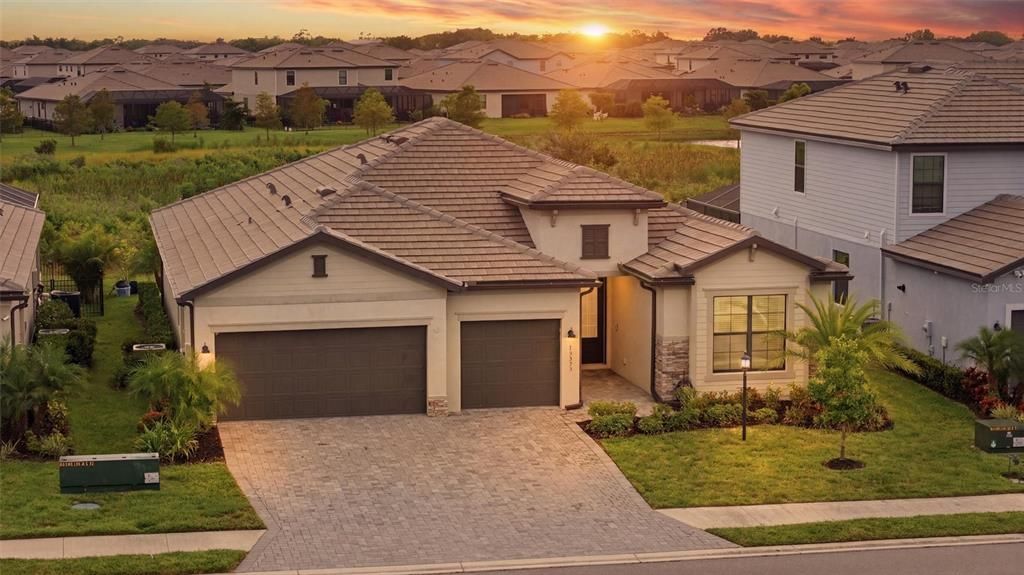 На продажу: $675,000 (3 спален, 3 ванн, 2439 Квадратных фут)