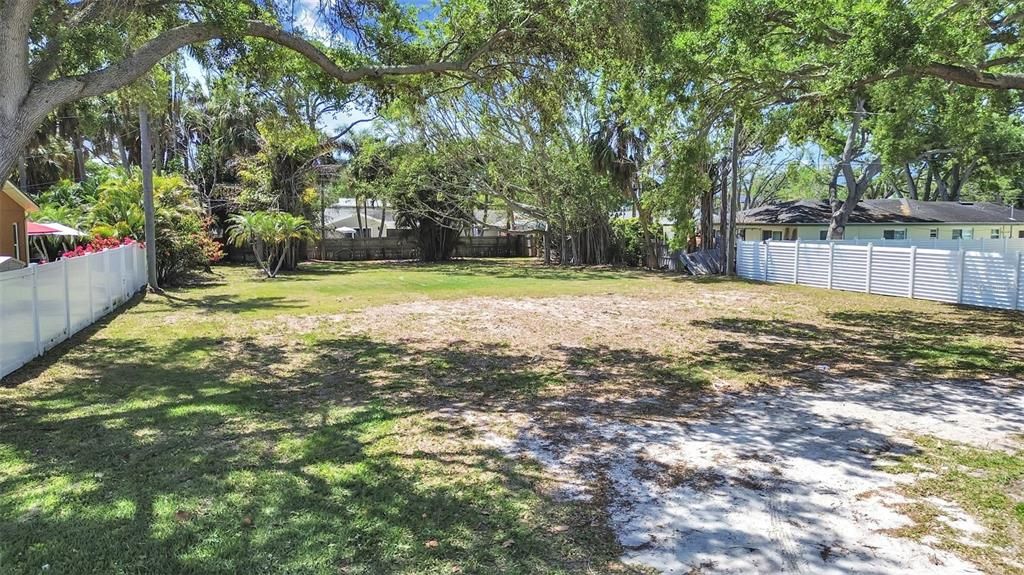 En Venta: $579,000 (0.36 acres)