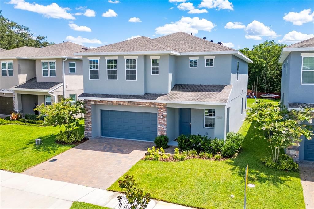 En Venta: $549,900 (4 camas, 3 baños, 2687 Pies cuadrados)