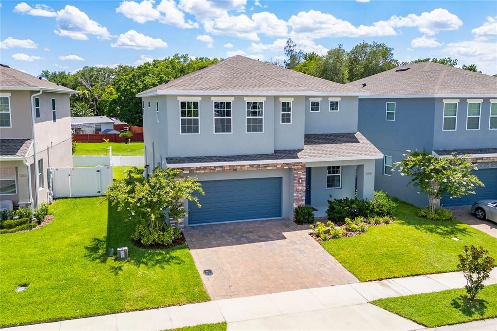 En Venta: $549,900 (4 camas, 3 baños, 2687 Pies cuadrados)