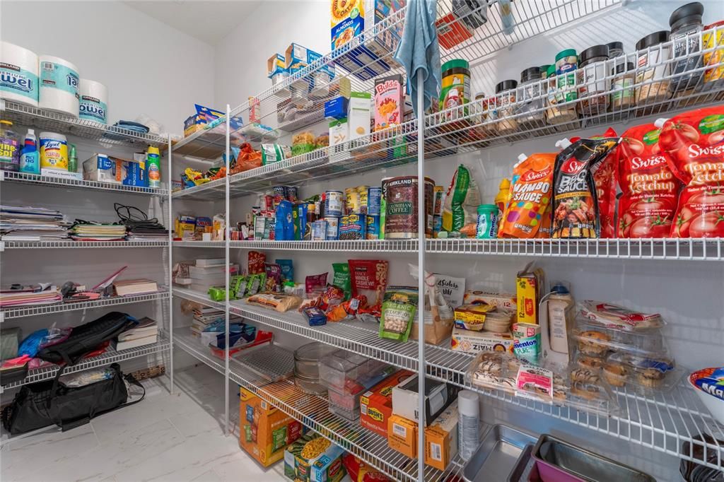 En Venta: $549,900 (4 camas, 3 baños, 2687 Pies cuadrados)