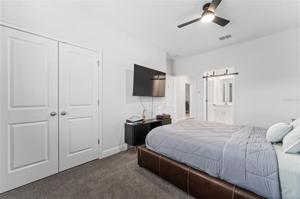 En Venta: $549,900 (4 camas, 3 baños, 2687 Pies cuadrados)