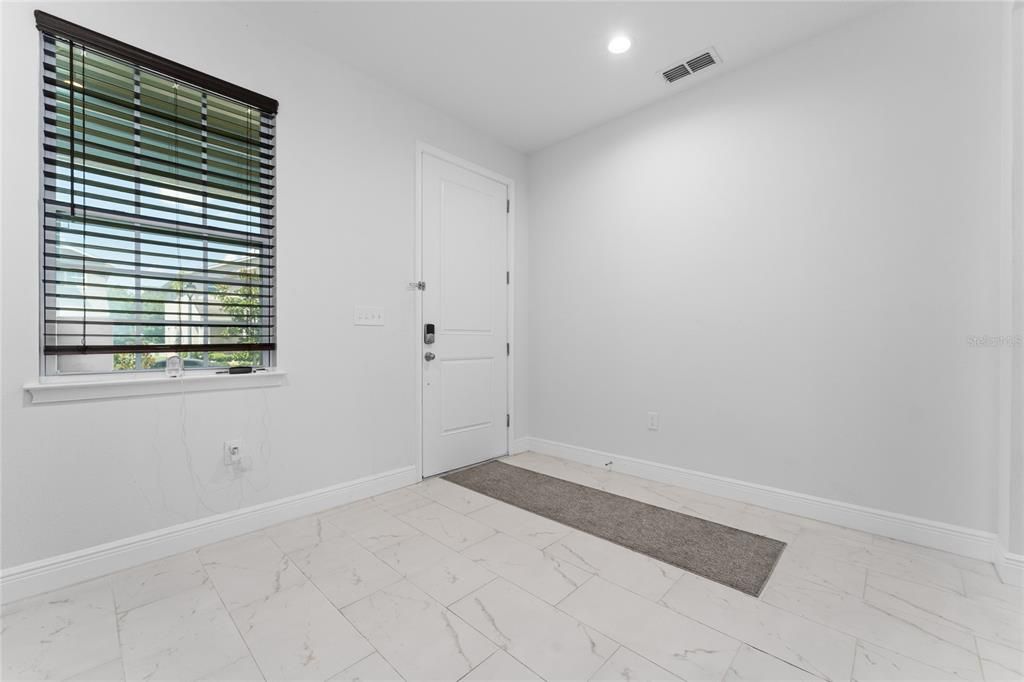 En Venta: $549,900 (4 camas, 3 baños, 2687 Pies cuadrados)